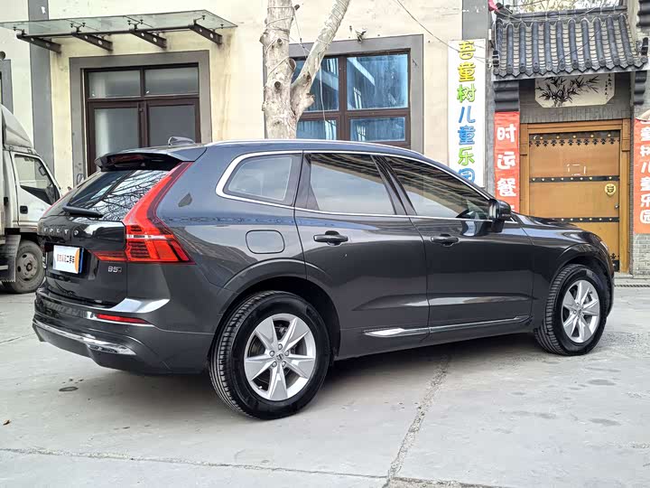 Volvo XC60 2022 B 5 4 WD — фото 12