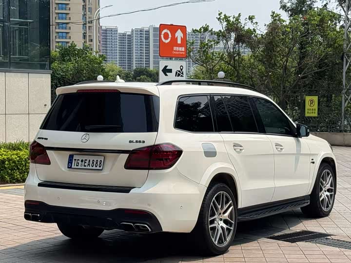 Mercedes-Benz GLS 2017 AMG GLS 63 4 MATIC — фото 4