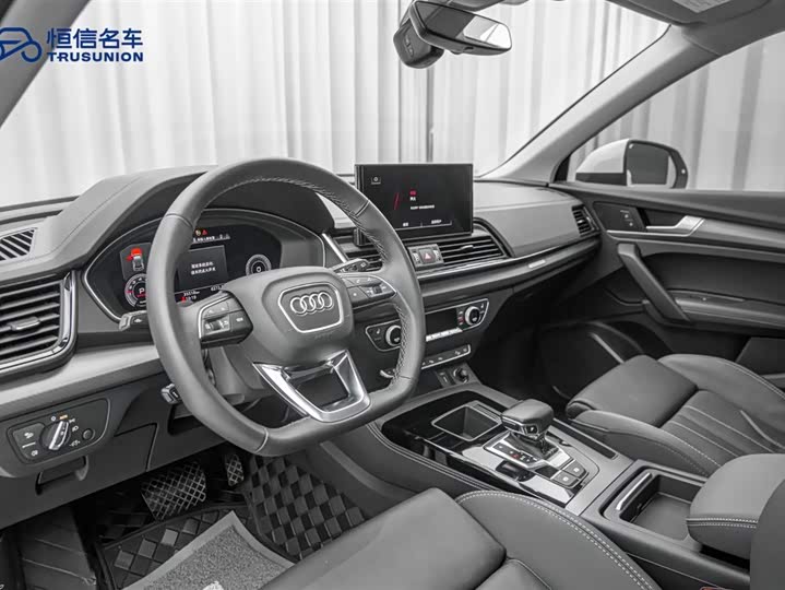 Audi Q5L 2022 40 T — фото 12