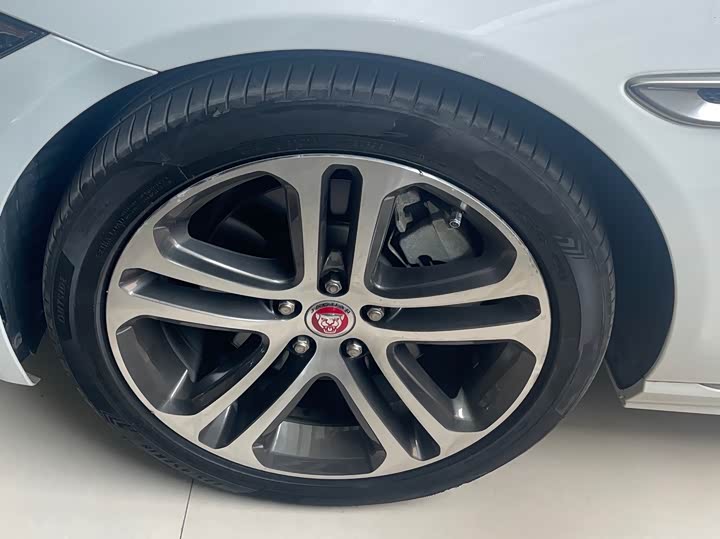 Jaguar XEL 2020 2.0 T 200 PS R-DYNAMIC S — фото 12
