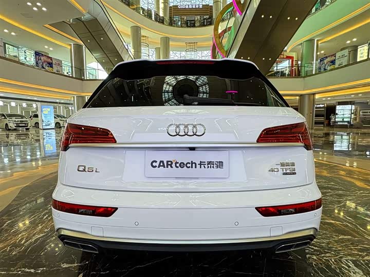 Audi Q5L 2022 40 T — фото 5