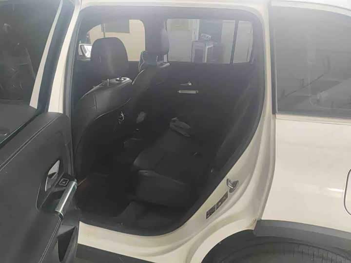 Mercedes-Benz GLB 2022 GLB 200 — фото 19