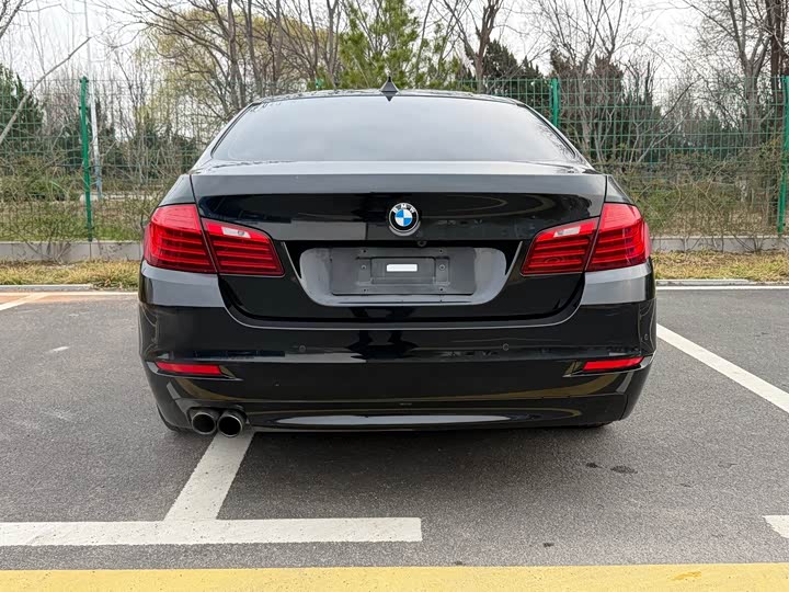 BMW 5-Series 2014 520i — фото 10
