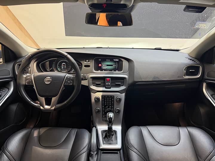 Volvo V40 2017 T 3 — фото 10
