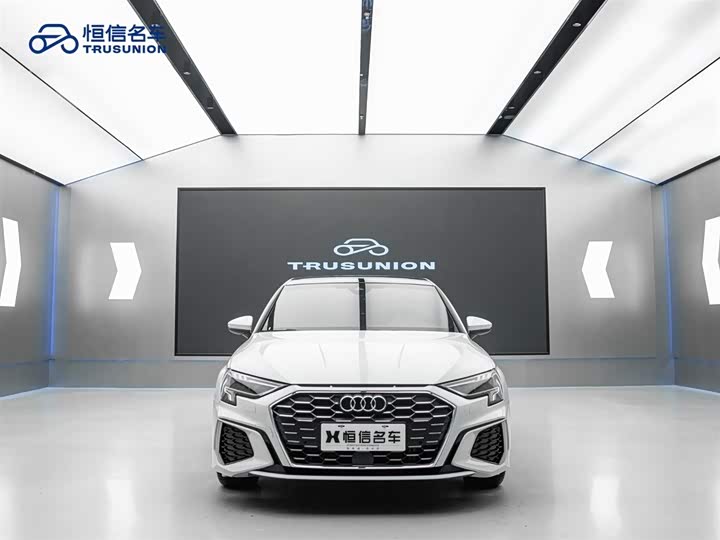 Audi A3 2024 Sportback 35 TFSI Sport — фото 2