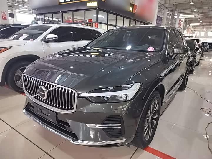Volvo XC60 2022 B 5 4 WD