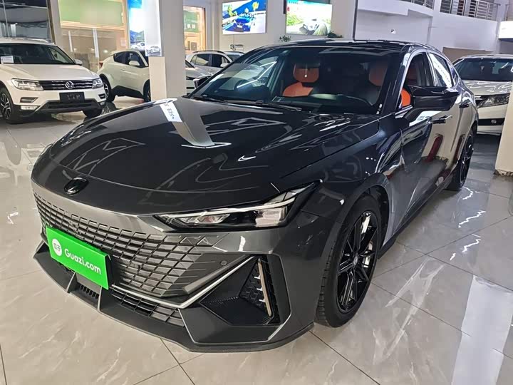Changan UNI-V 2022 1.5 T Premium — фото 1