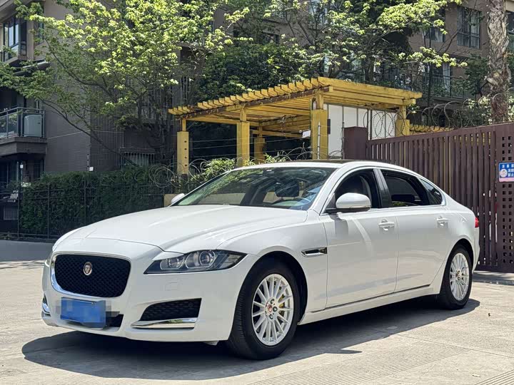 Jaguar XFL 2018 XFL 2.0 T 200 PS — фото 1