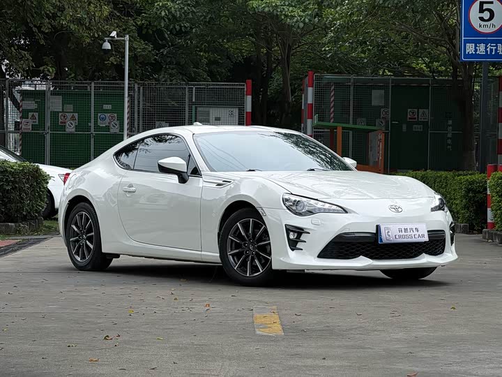 Toyota 86 2019 2.0 L AT — фото 3
