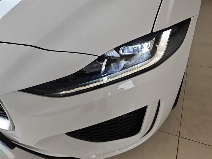 Jaguar XEL 2020 2.0 T 200 PS R-DYNAMIC S — фото 18