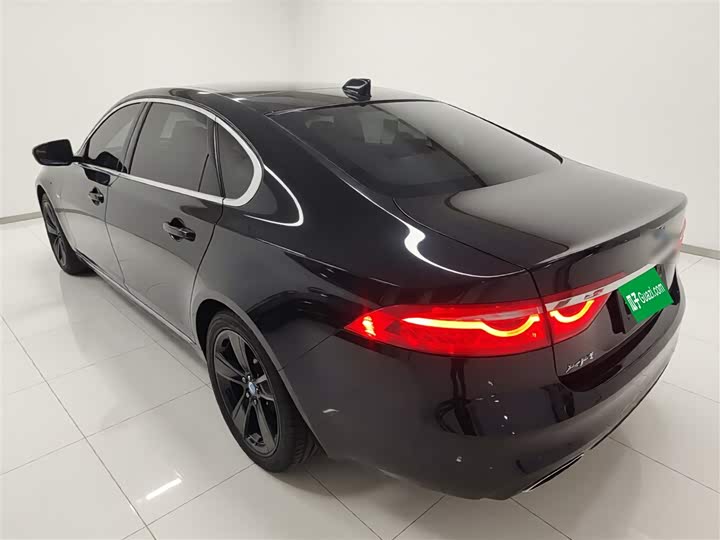 Jaguar XFL 2018 XFL 2.0 T 200 PS — фото 5