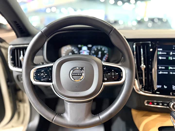 Volvo V90 2019 Cross Country T 5 AWD V — фото 21