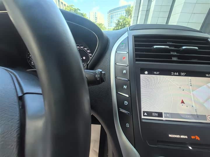 Lincoln MKC 2017 2.0 T 2 WD — фото 17