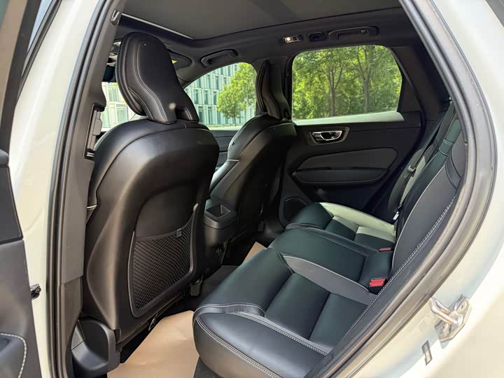 Volvo XC60 2021 T 5 4 WD — фото 5
