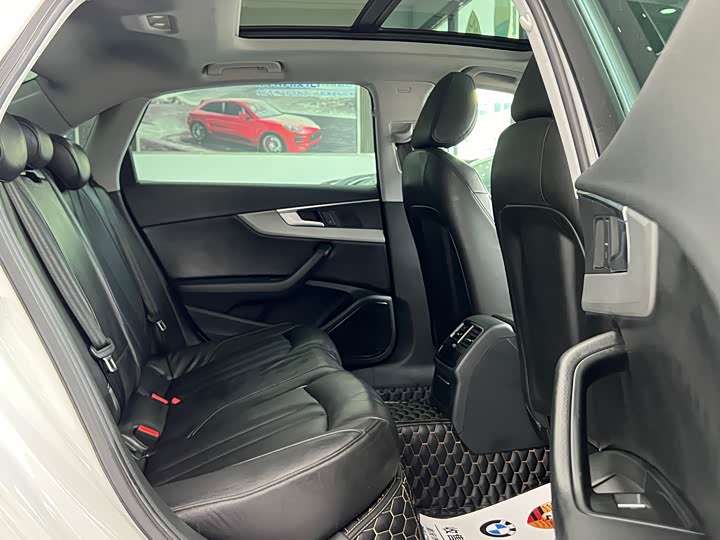 Audi A4L 2019 40 TFSI VI — фото 12