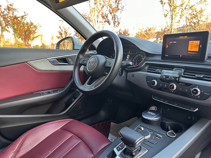 Audi A4L 2019 40 TFSI VI — фото 11