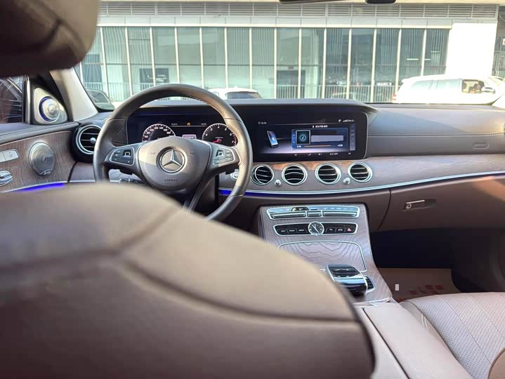 Mercedes-Benz E-Class 2018 E 300 L Luxury — фото 4
