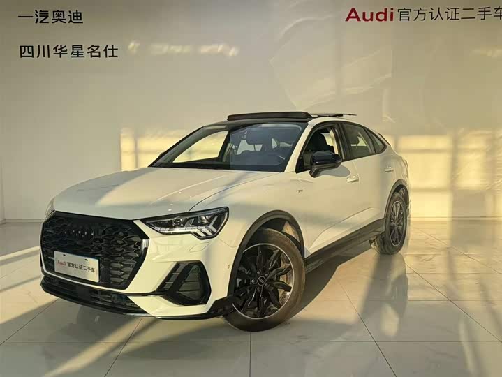 Audi Q3 Sportback 2023 45 TFSI quattro Luxury — фото 1
