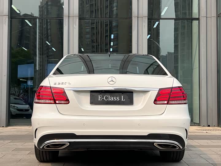 Mercedes-Benz E-Class 2015 E 260 L Sport — фото 11