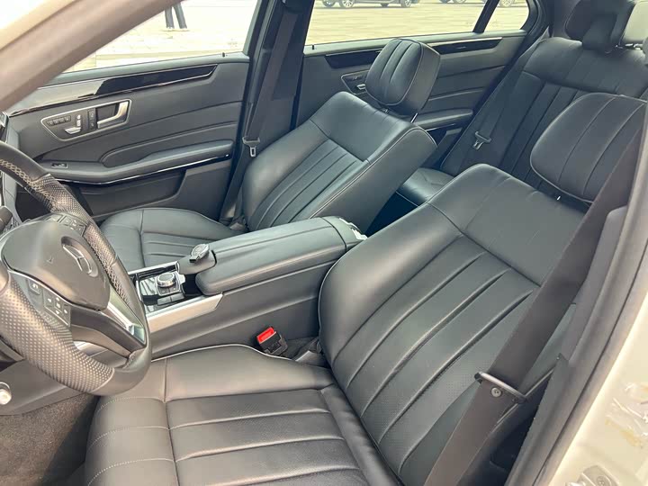 Mercedes-Benz E-Class 2015 E 260 L Sport — фото 38