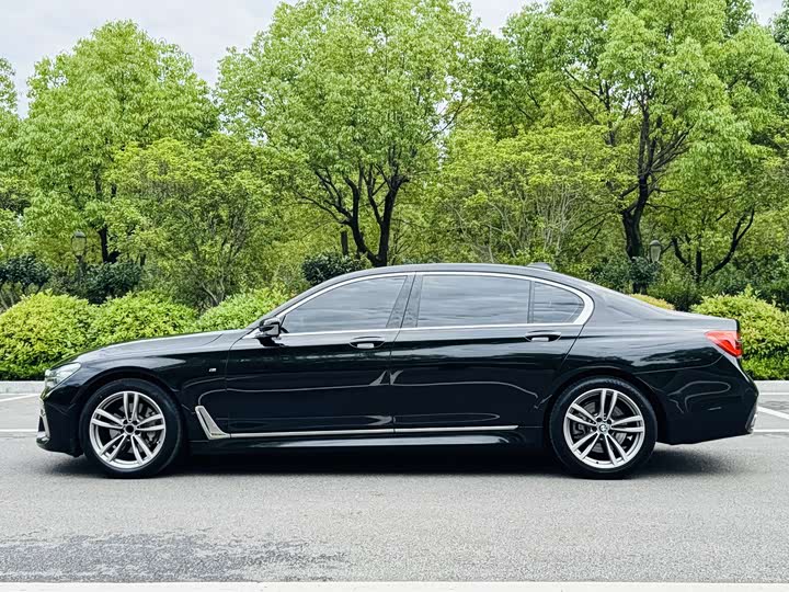 BMW 7 Series — фото 4