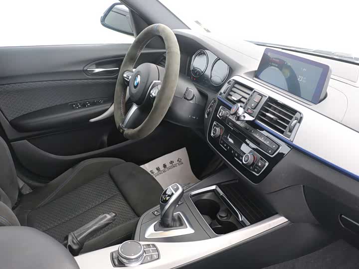BMW 1-Series 2018 M 140i — фото 9