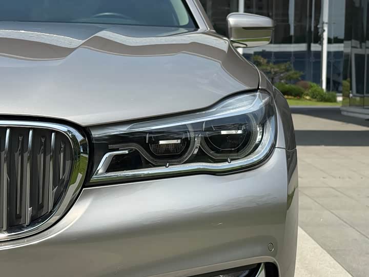 BMW 7 Series 740Li продвинутая — фото 4