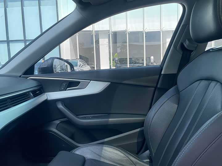 Audi A4L 40 TFSI стиль-динамик — фото 4