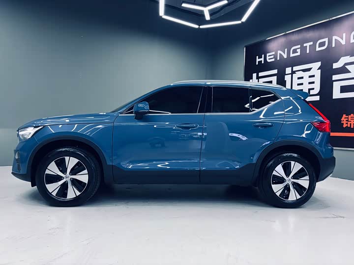 Volvo XC40 2023 B 3 — фото 2