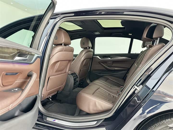 BMW 5-Series 2018 530 Li Leading M — фото 14