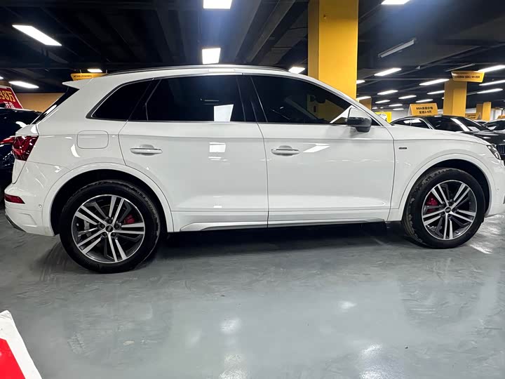 Audi Q5L рестайлинг 40T люкс-динамик — фото 14