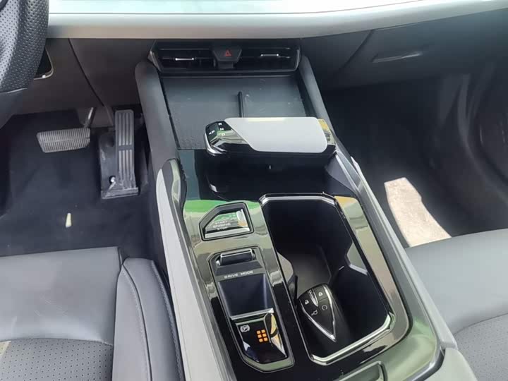Changan UNI-T 2023 1.5 T Premium — фото 14