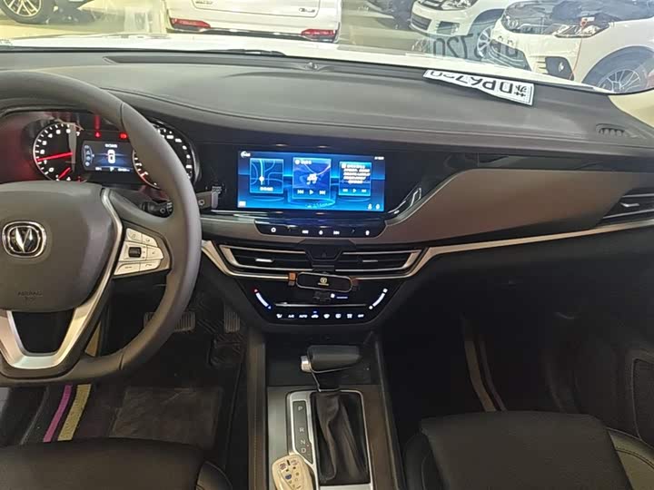 Changan CS35 PLUS 2019 1.4 T DCT — фото 12