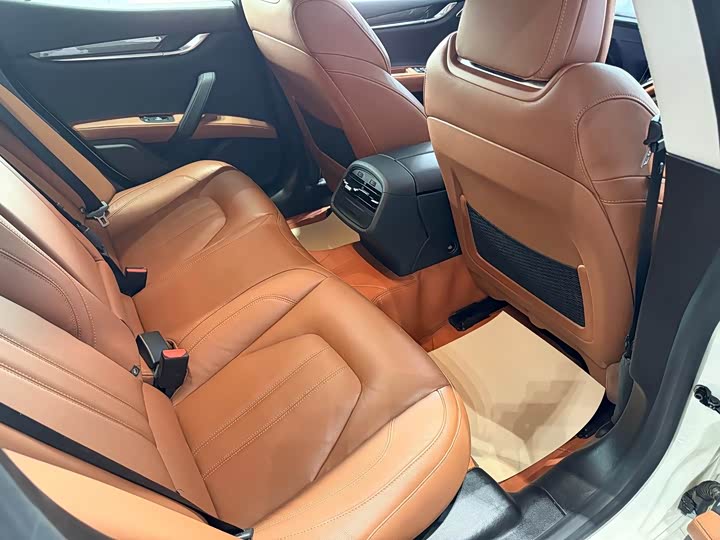 Maserati Ghibli 2021 3.0 T Gran Sport — фото 14