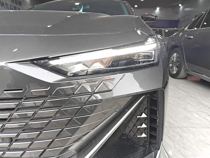 Changan UNI-V 2024 1.5 T — фото 24