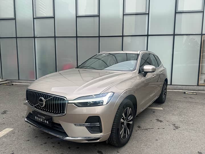 Volvo XC60 2023 B 5 4 WD