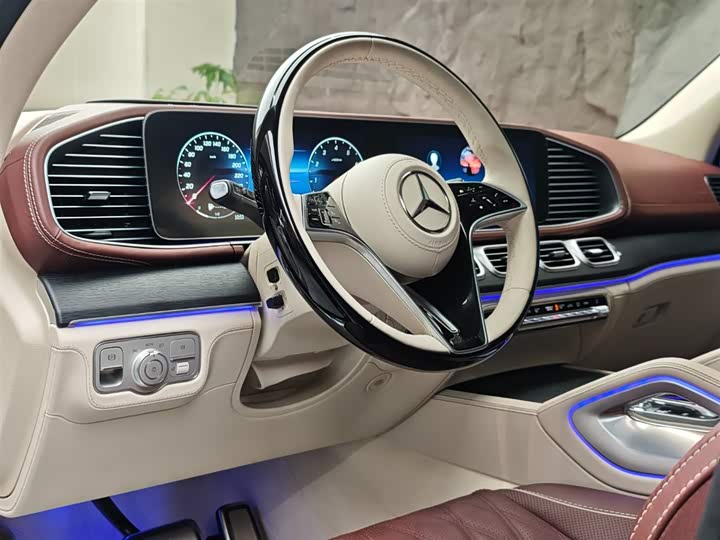 Maybach GLS 2025 GLS 600 4 MATIC — фото 7
