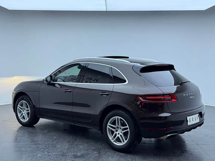 Porsche Macan 2017 Macan 2.0 T — фото 6