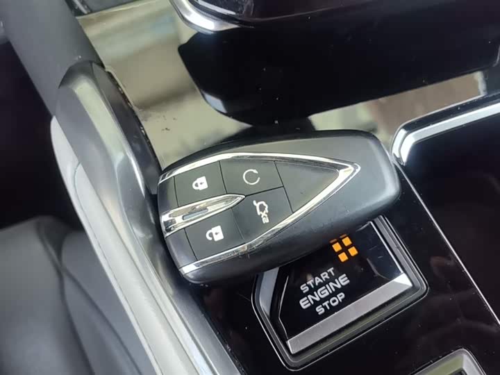 Changan UNI-T 2023 1.5 T Premium — фото 9