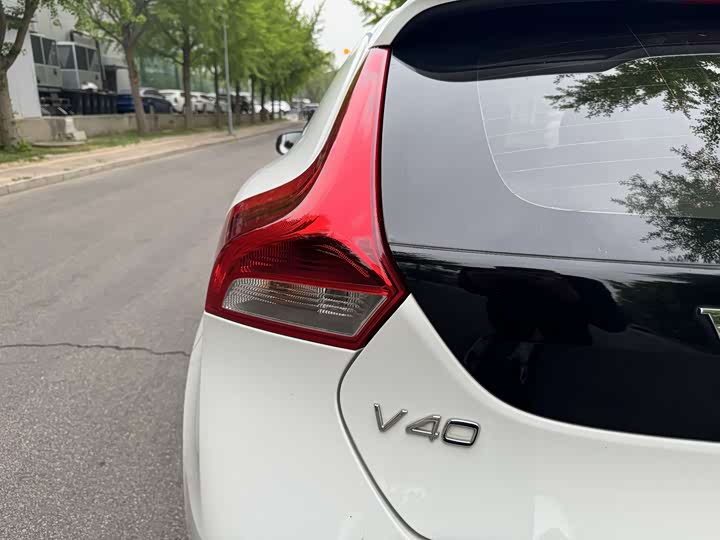 Volvo V40 2015 1.6 T — фото 25