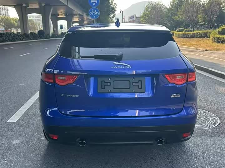 Jaguar F-PACE 2018 2.0 T 4 WDR-Sport — фото 6