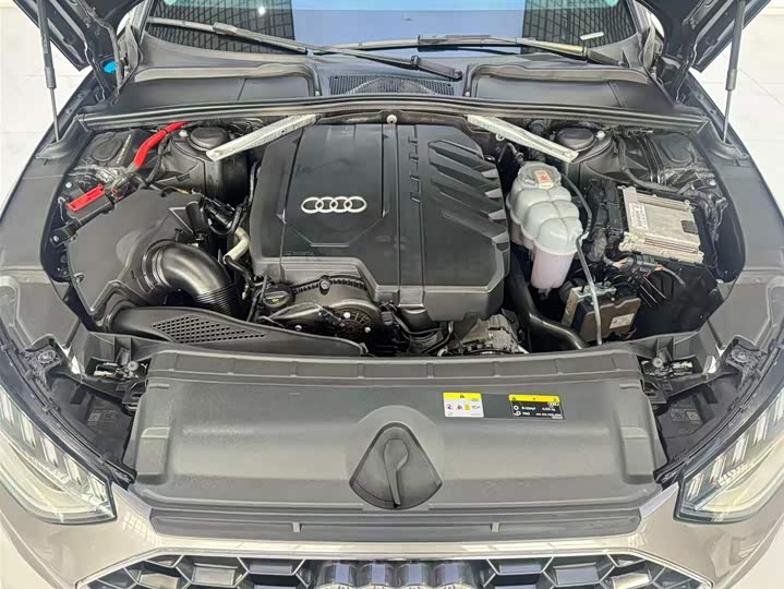 Audi A4 2021 Avant 40 TFSI — фото 9