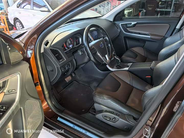 Volvo XC60 2015 T 5 AWD — фото 10