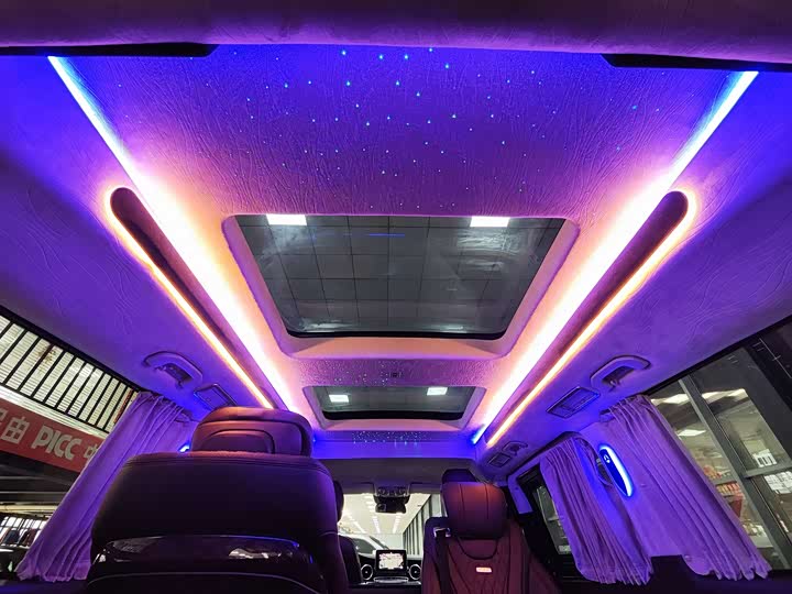 Mercedes-Benz V-Class 2018 V 260 L VI — фото 33
