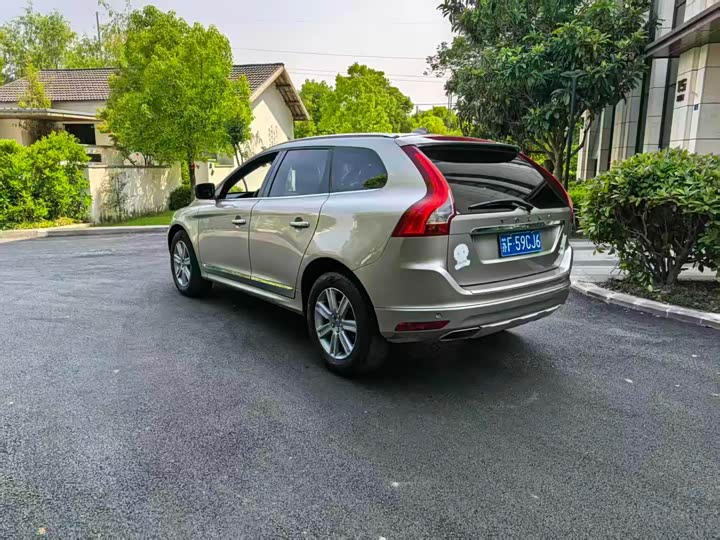 Volvo XC60 2016 T 5 — фото 9