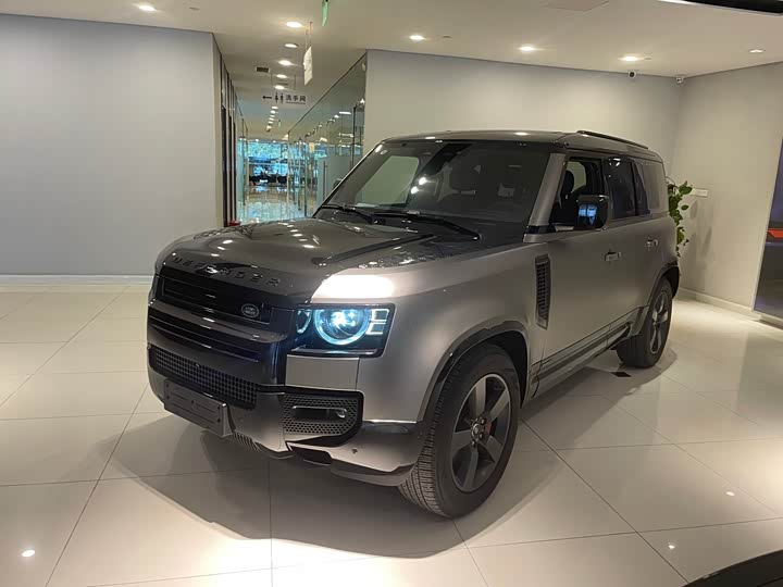 Land Rover Defender — фото 1
