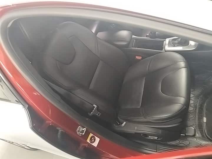 Volvo V40 2019 T 3 — фото 25