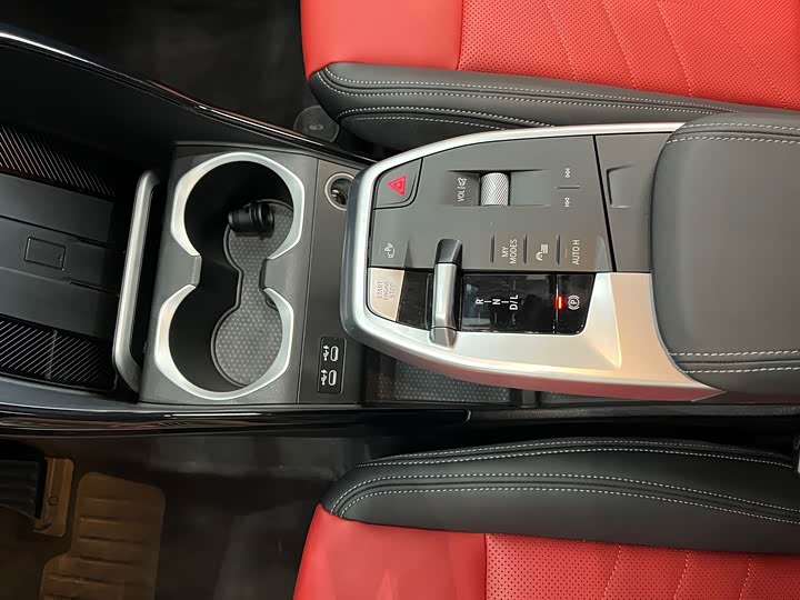 BMW X1 sDrive25Li X — фото 11