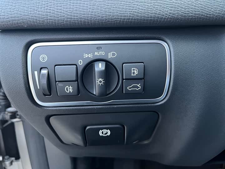 Volvo XC60 2016 T 5 — фото 11