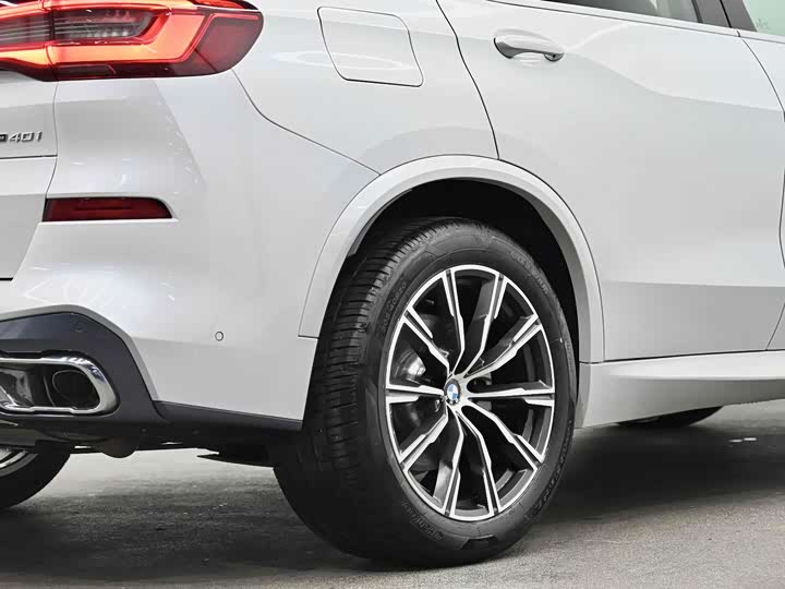 BMW X5 2019 x Drive 40i M — фото 23